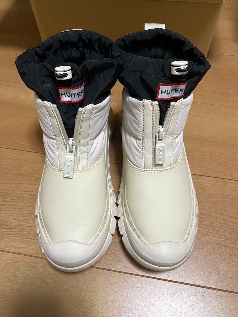 セ*ン様 HUNTER 38イントレピッド ジップ アンクル パファー スノーブ