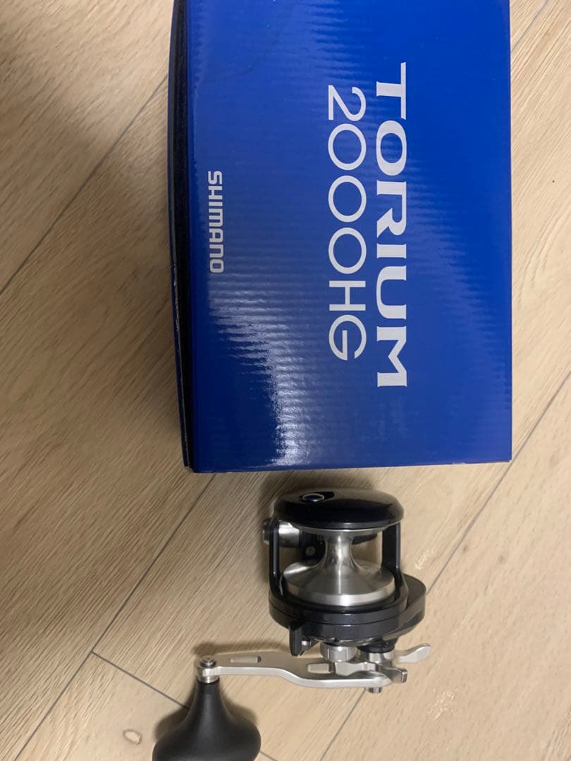リール SHIMANO TORIUM 2000HG