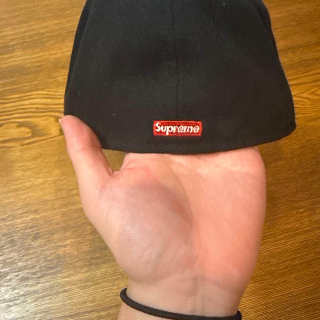 supreme キャップ Sつの ニューエラ