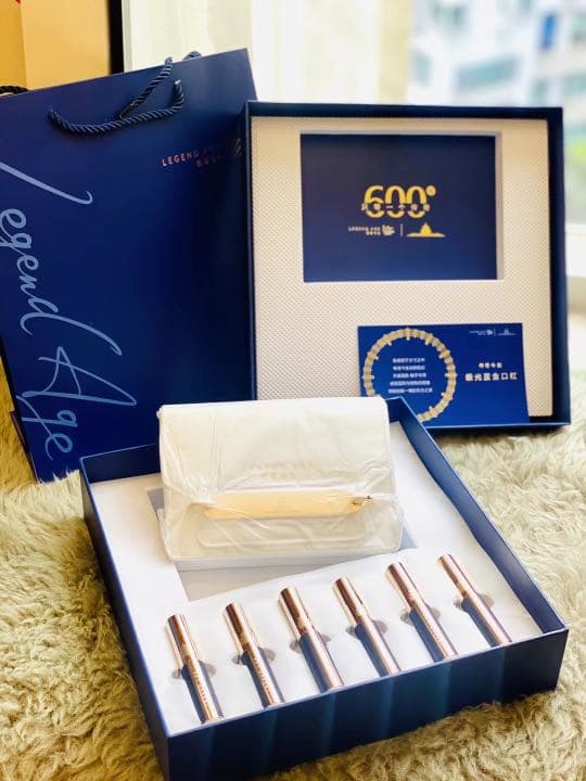 传奇今生口红6支6种颜色 .天然蜂蜡制，不含地蜡和石蜡。送2支唇膏+1个包包