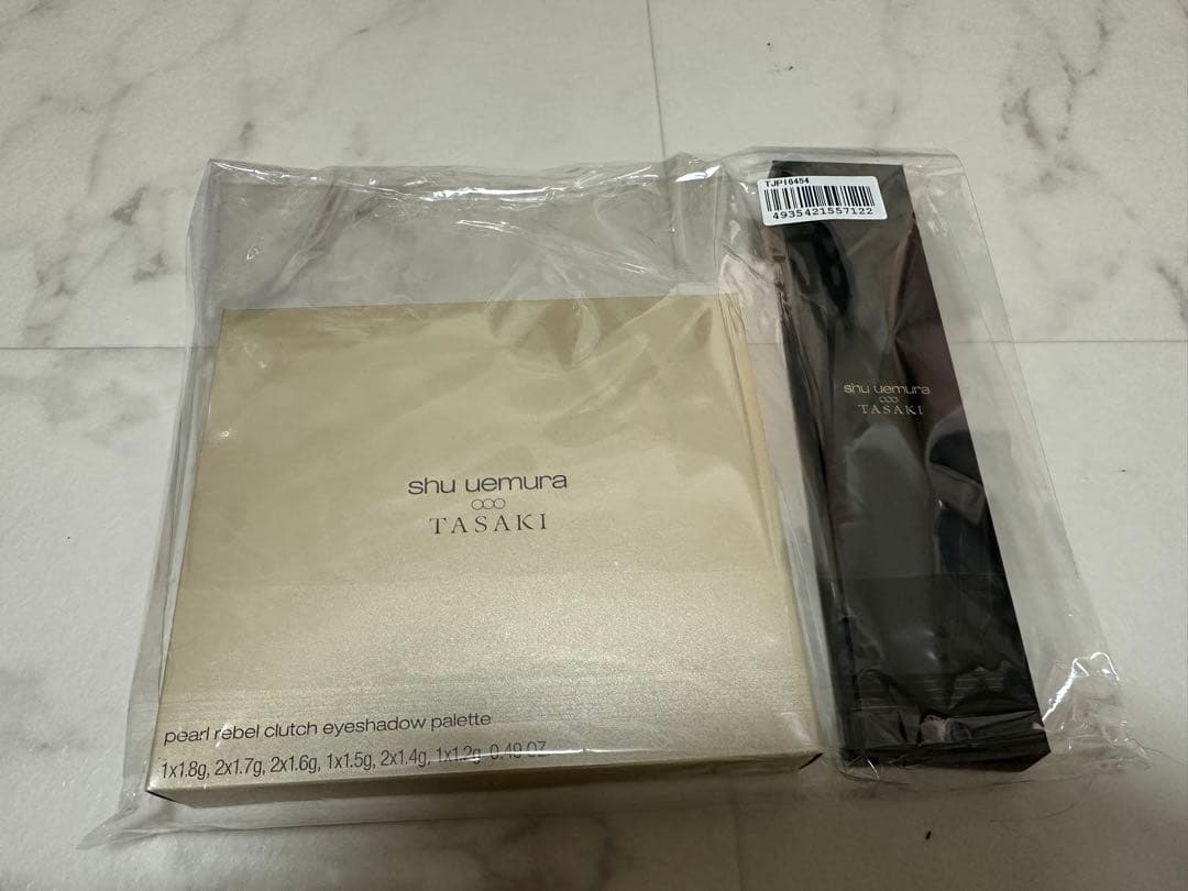 シュウウエムラ　TASAKI パール レベル クラッチ アイシャドー パレット