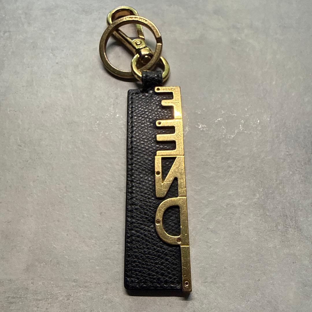 FENDI レザーキーホルダー キーチャーム