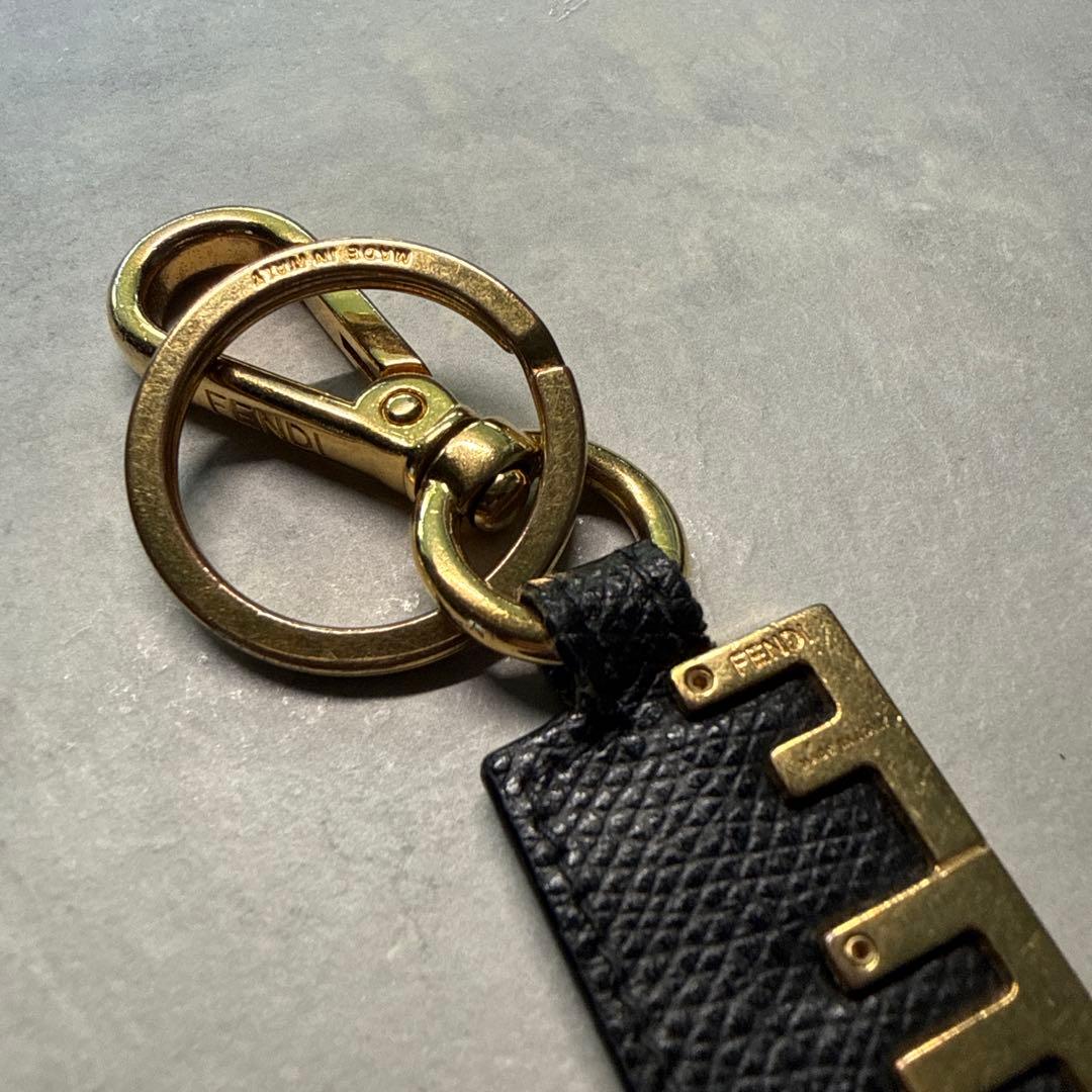 FENDI レザーキーホルダー キーチャーム