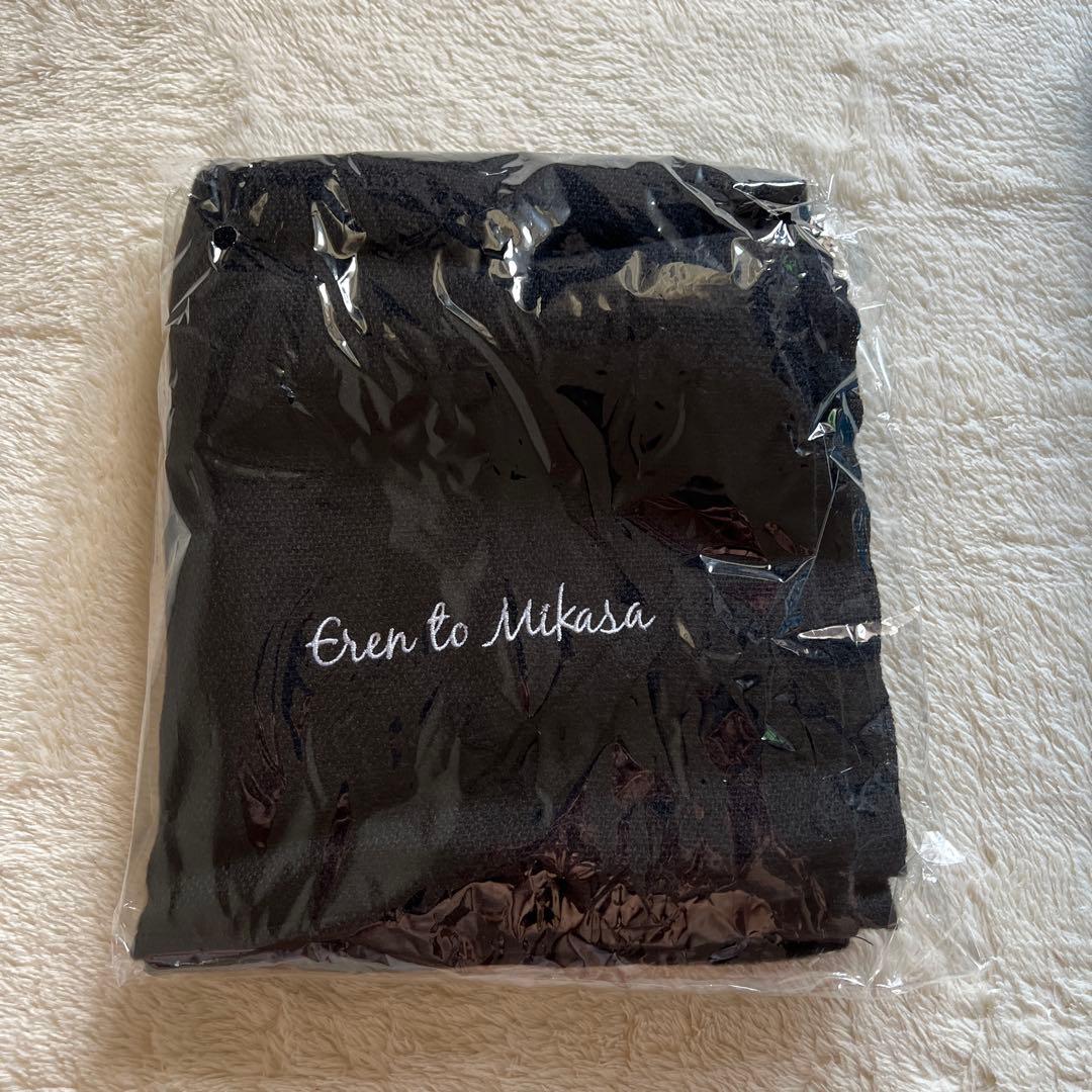 進撃の巨人　画集FLY 複製原稿、ミカサのマフラー、エレンの鍵4点セット