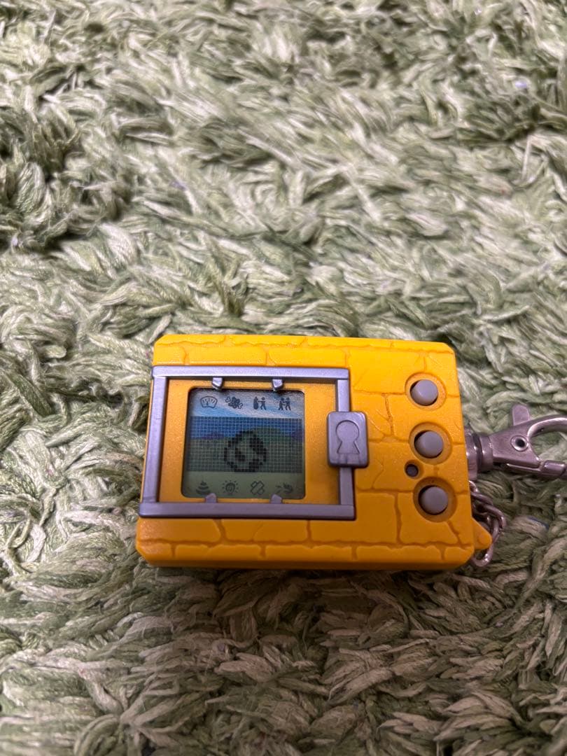 デジモン 赤と黄色2個 &攻略本3冊(攻略本別売り可能)