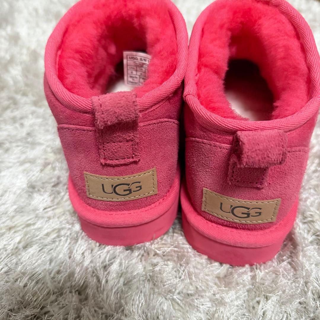 UGG ピンク ショートムートンブーツ