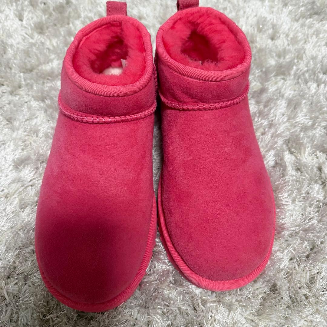 UGG ピンク ショートムートンブーツ