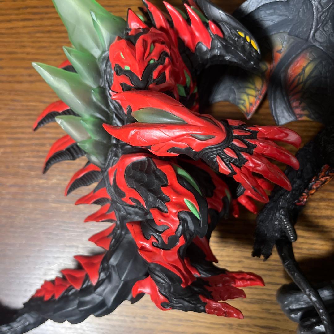 怪獣フィギュア3体セット