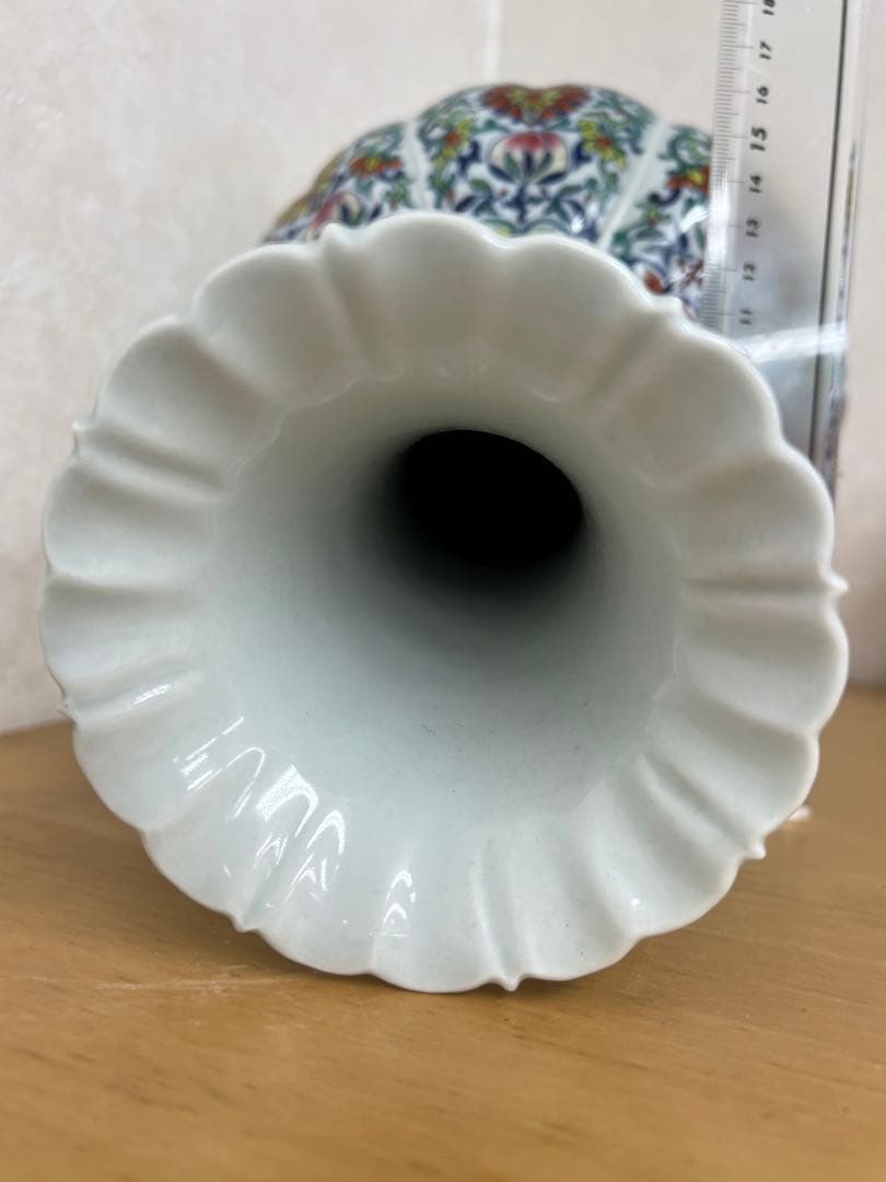 中国清乾隆年製銘斗彩八宝紋瓶官窯アンティーク唐物　骨董古美術江戸コレクション青磁