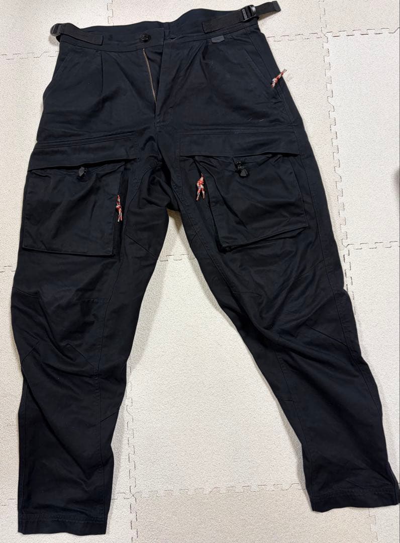 BURBERRY ブラック カーゴパンツ　テックパンツ
