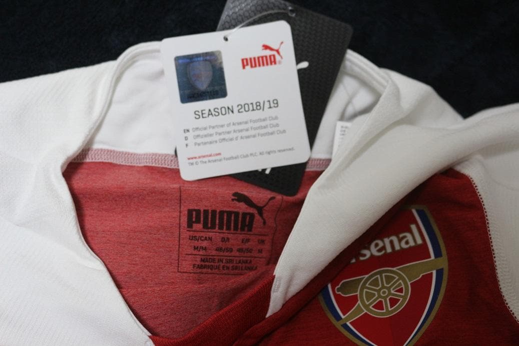 【送料無料】 アーセナル　トレイラ 2018-19 オーセンティック(M)