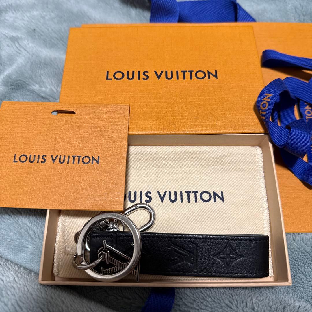 LOUIS VUITTON ブラックレザー キーホルダー　キーリング