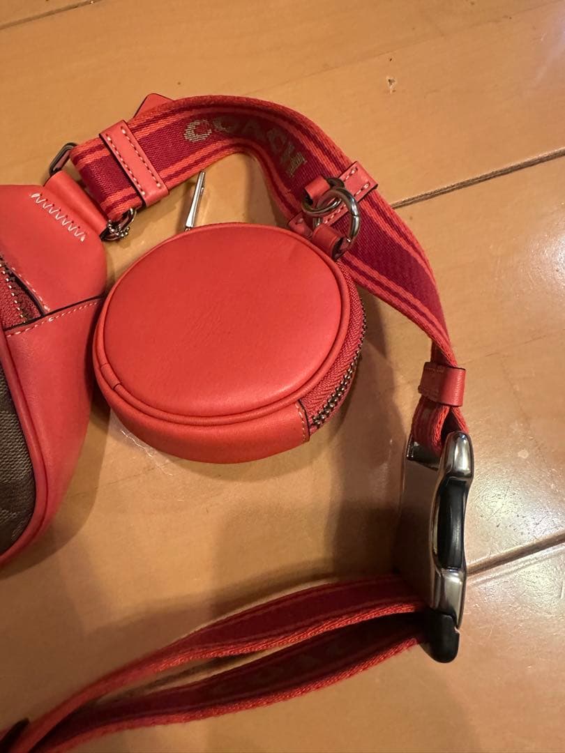 COACH ボディバッグ レッド/ブラウン