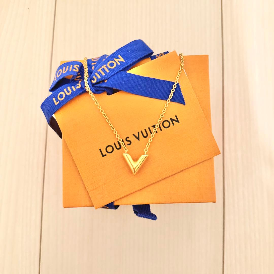 【美品】LOUIS VUITTON ゴールド V字型ネックレス