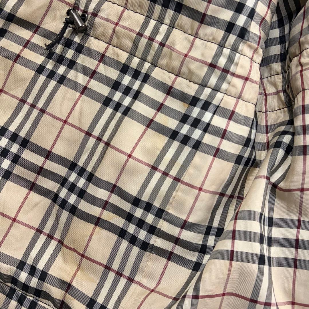 バーバリーロンドン　ナイロンジャケット　フーデッドジャケット　裏地ノバチェック柄