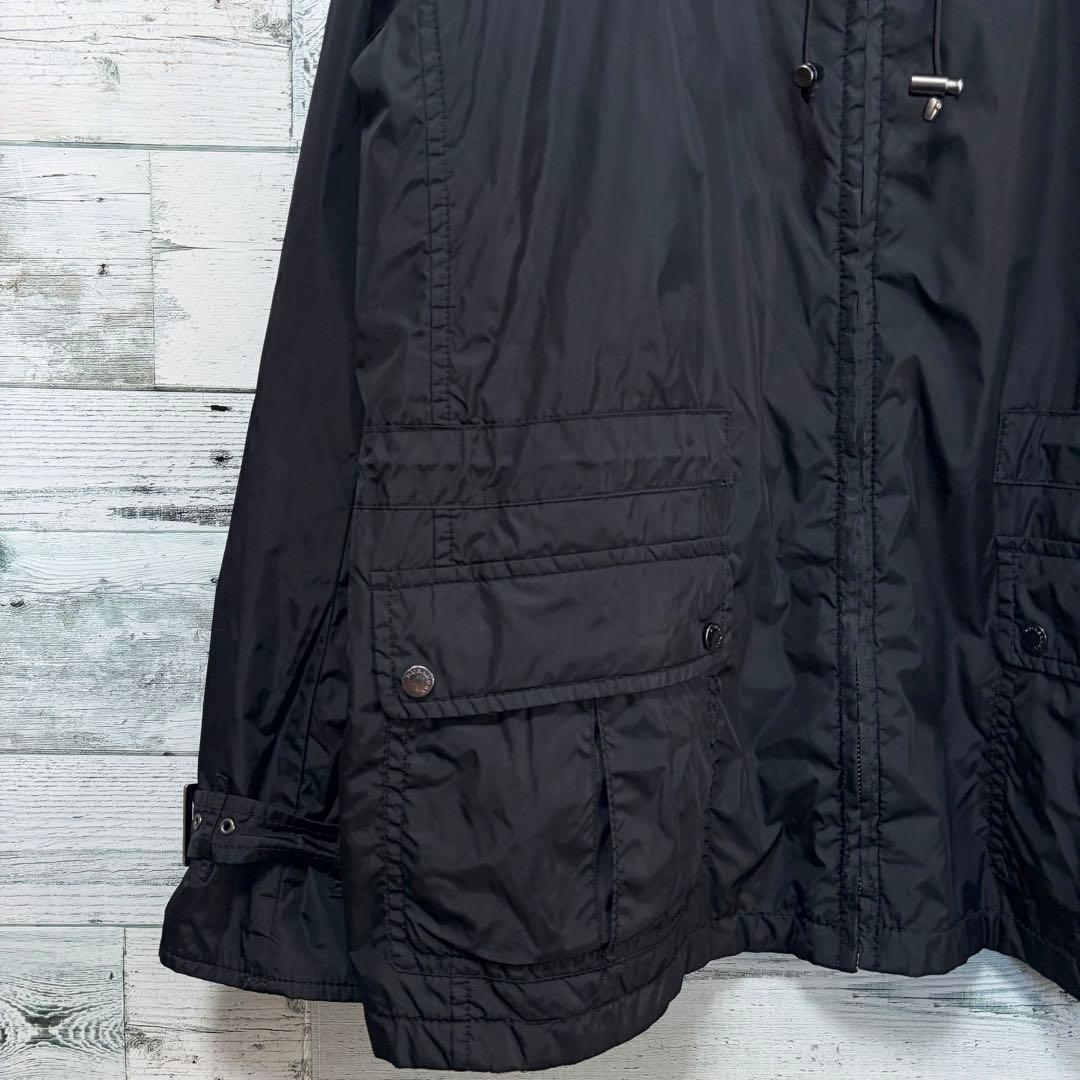 バーバリーロンドン　ナイロンジャケット　フーデッドジャケット　裏地ノバチェック柄