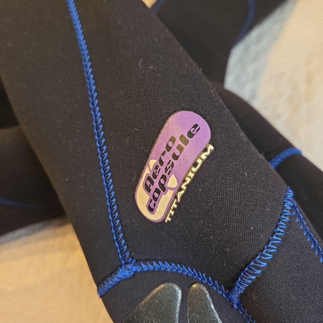 【限定値下げ】BILLABONG フルスーツ 黒/青 膝パッド付き