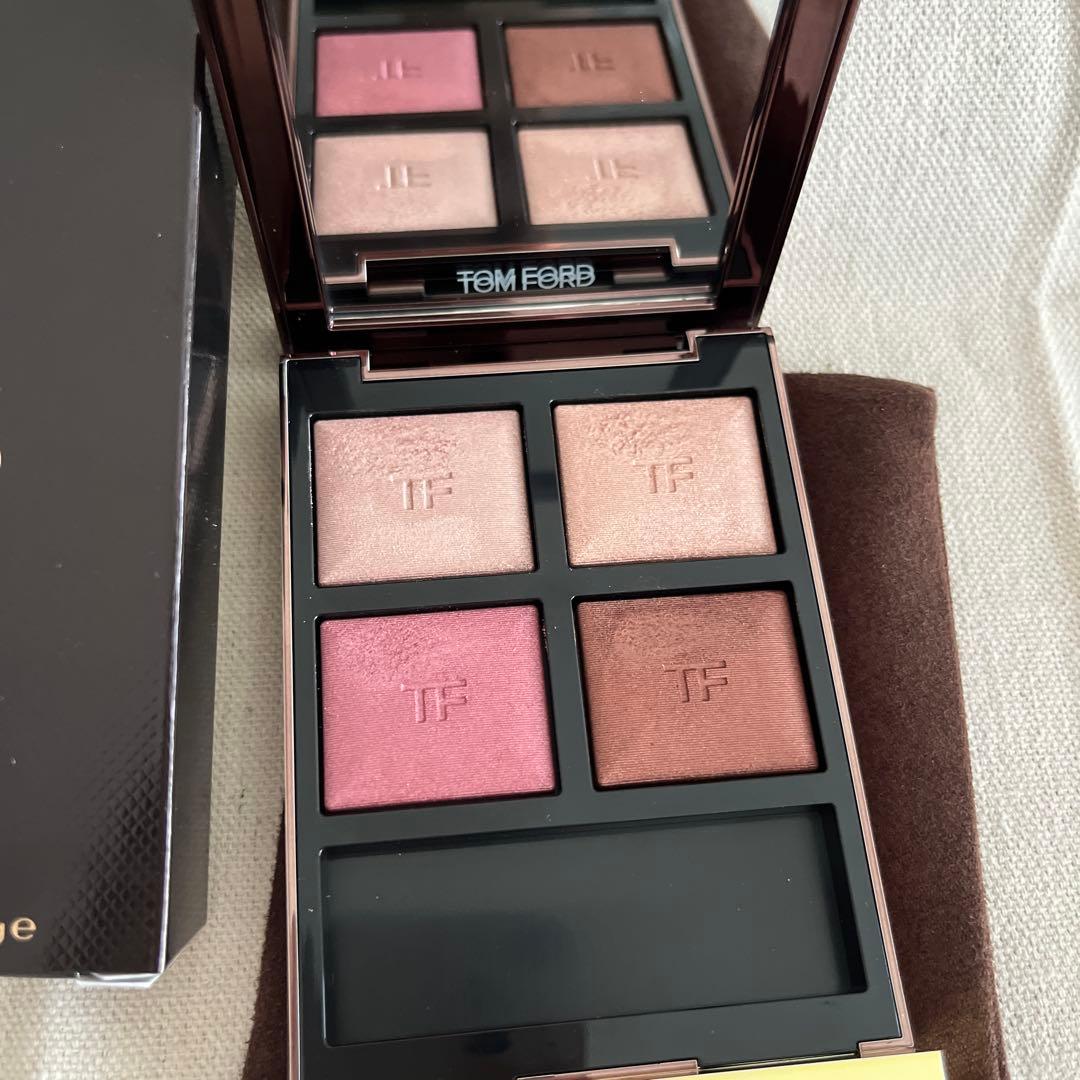 トムフォード　アイ カラー クォード42A ヘイズィ センシュアリティ