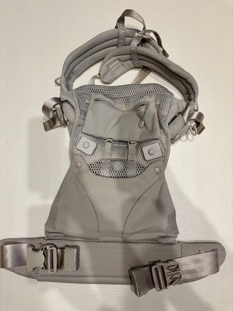 ほぼ新品エアバギー　箱付き！抱っこ紐　AIRBUGGY