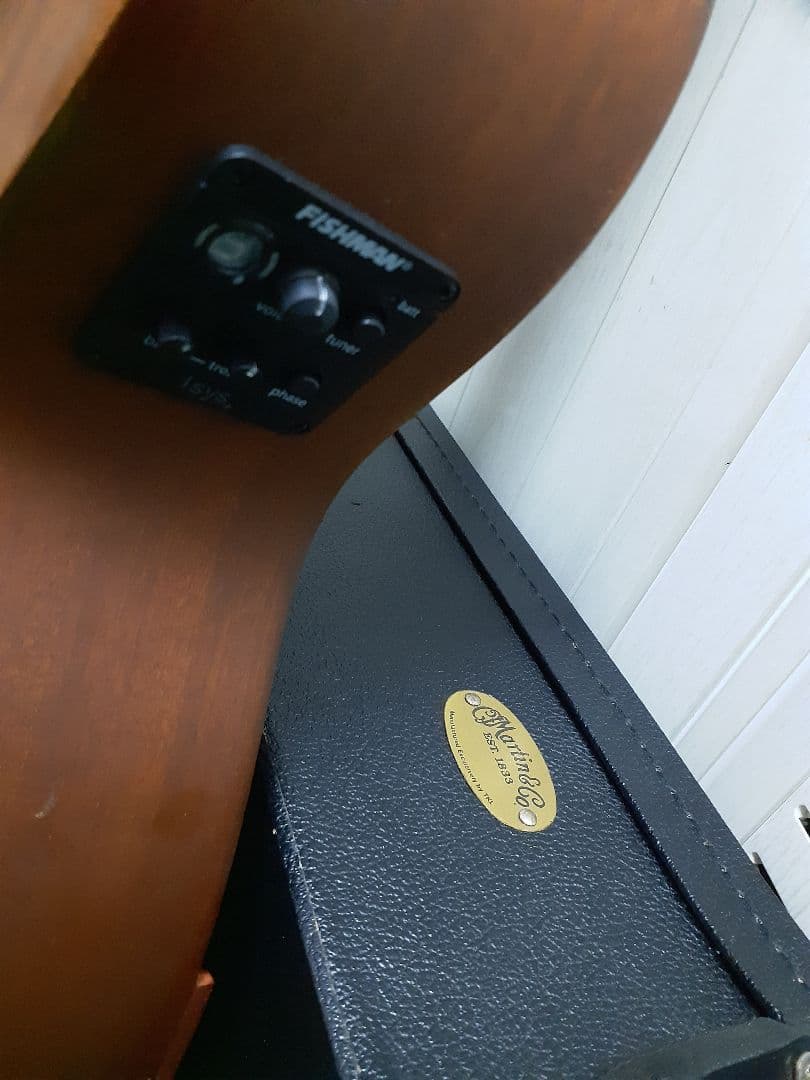 サトチャン、Martin 00-15 Mahogany エレアコ