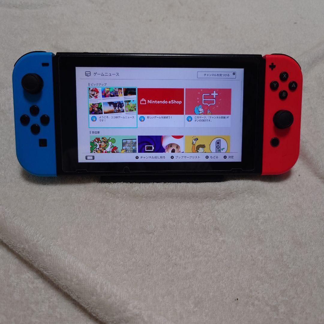 Nintendo Switch 青と赤のジョイコン 本体のみです