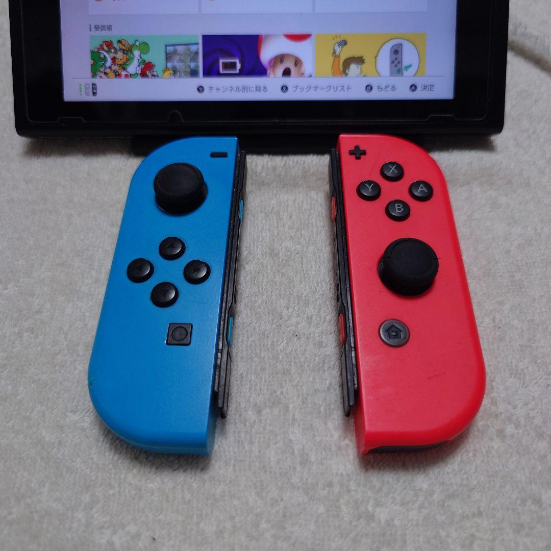 Nintendo Switch 青と赤のジョイコン 本体のみです