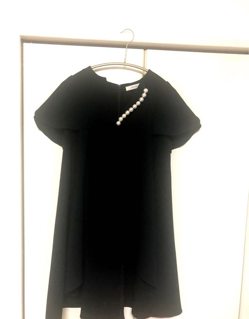 ヨーコチャン ❣️ YOKOCHAN ❣️ 2021年新作❣️パールペタルスリーブ