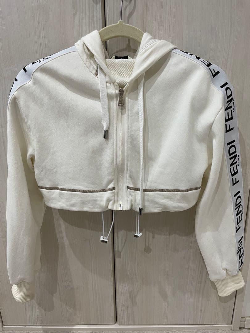 FENDI ショート丈パーカー デカロゴ XXS