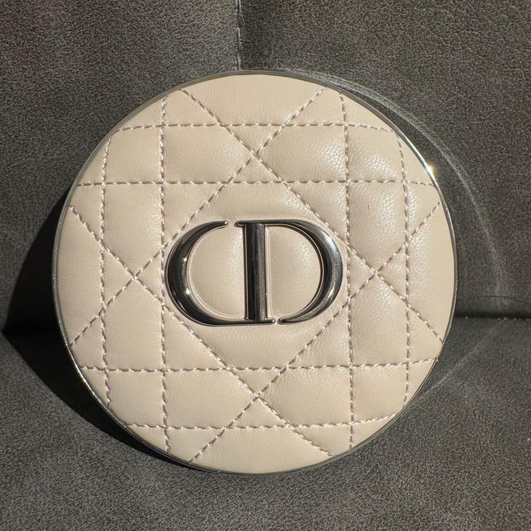 ディオールスキン フォーエヴァー ヌード ラディアント フィルター 新製品