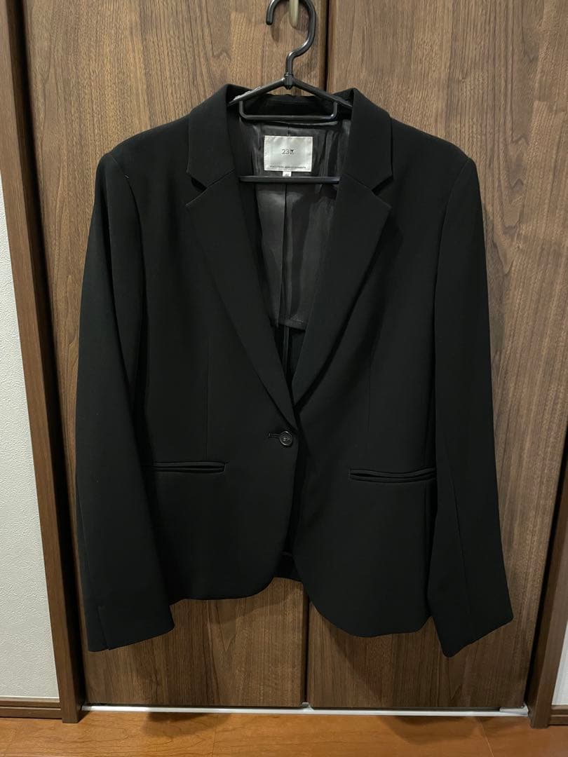 新品、未使用　23区　スーツ　上下　黒　フォーマル　レディーススーツ