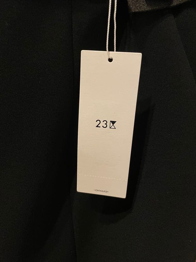 新品、未使用　23区　スーツ　上下　黒　フォーマル　レディーススーツ