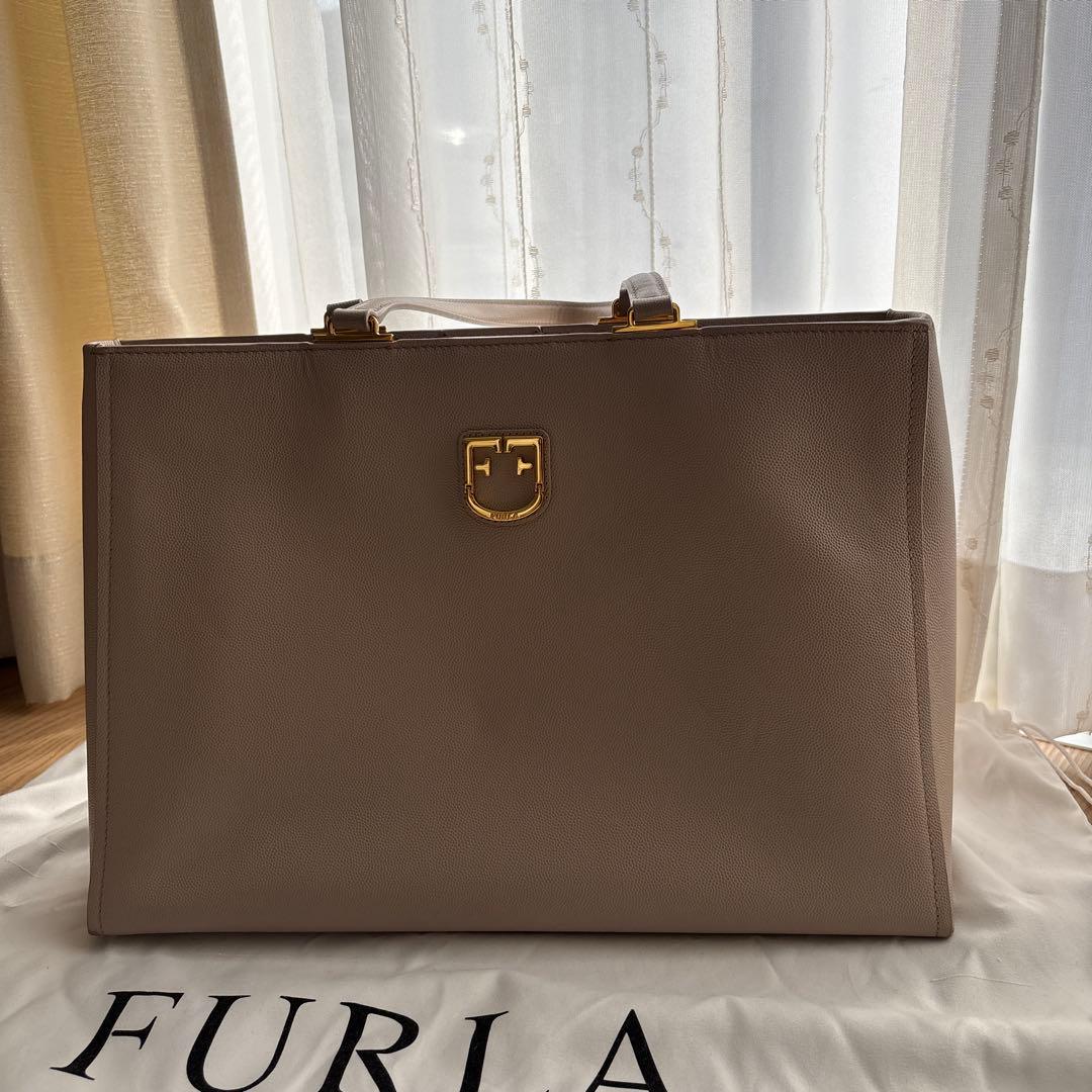あめ美品　FURLA トートバッグ　ベージュ