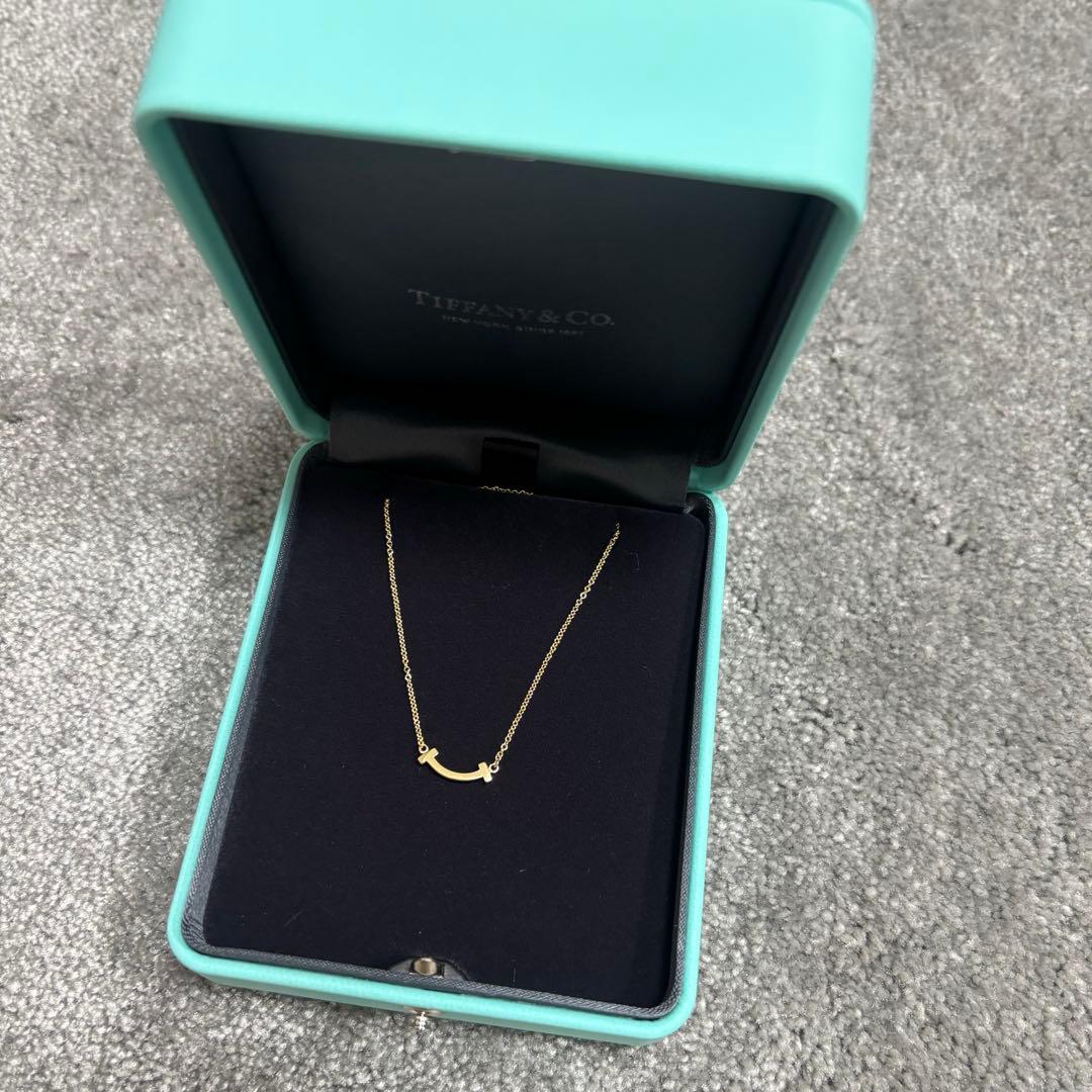 【新品未使用】ティファニー Tスマイルペンダント　イエローゴールド（ミニ）
