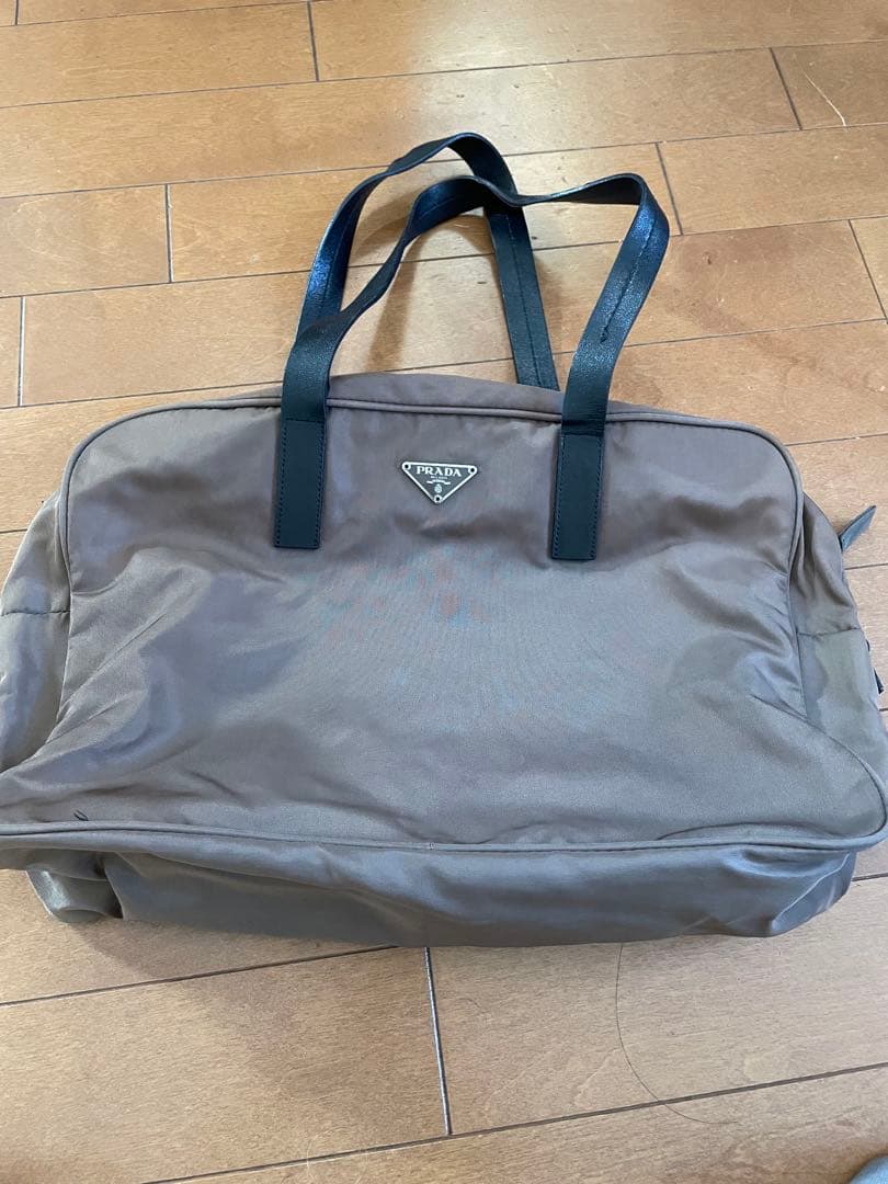 プラダ　トートバッグ　チャコールグレー