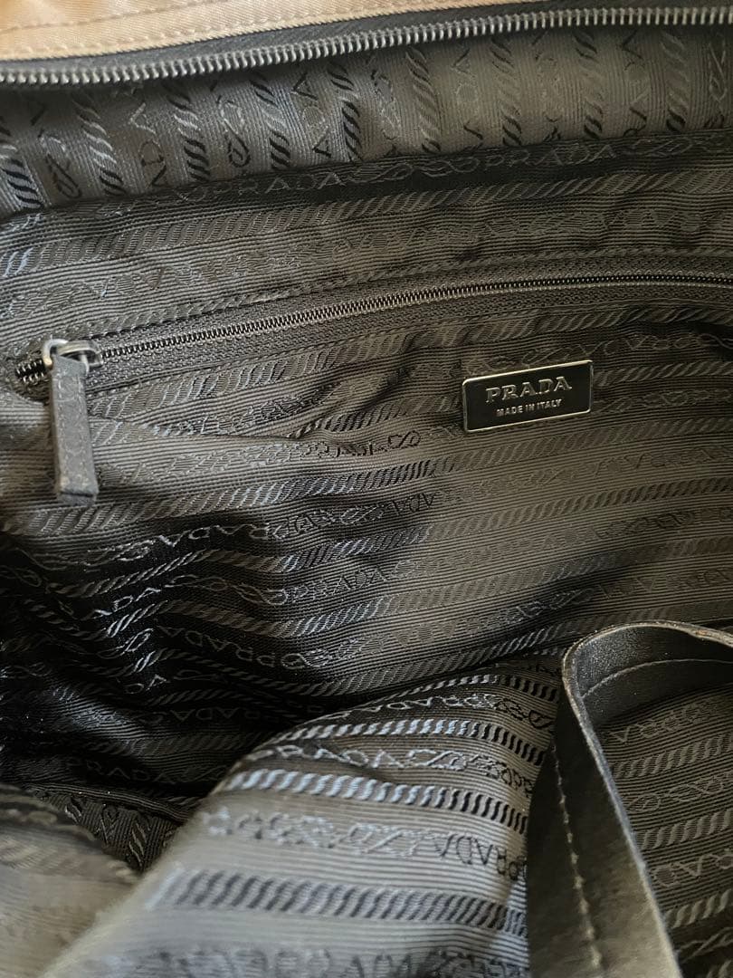 プラダ　トートバッグ　チャコールグレー