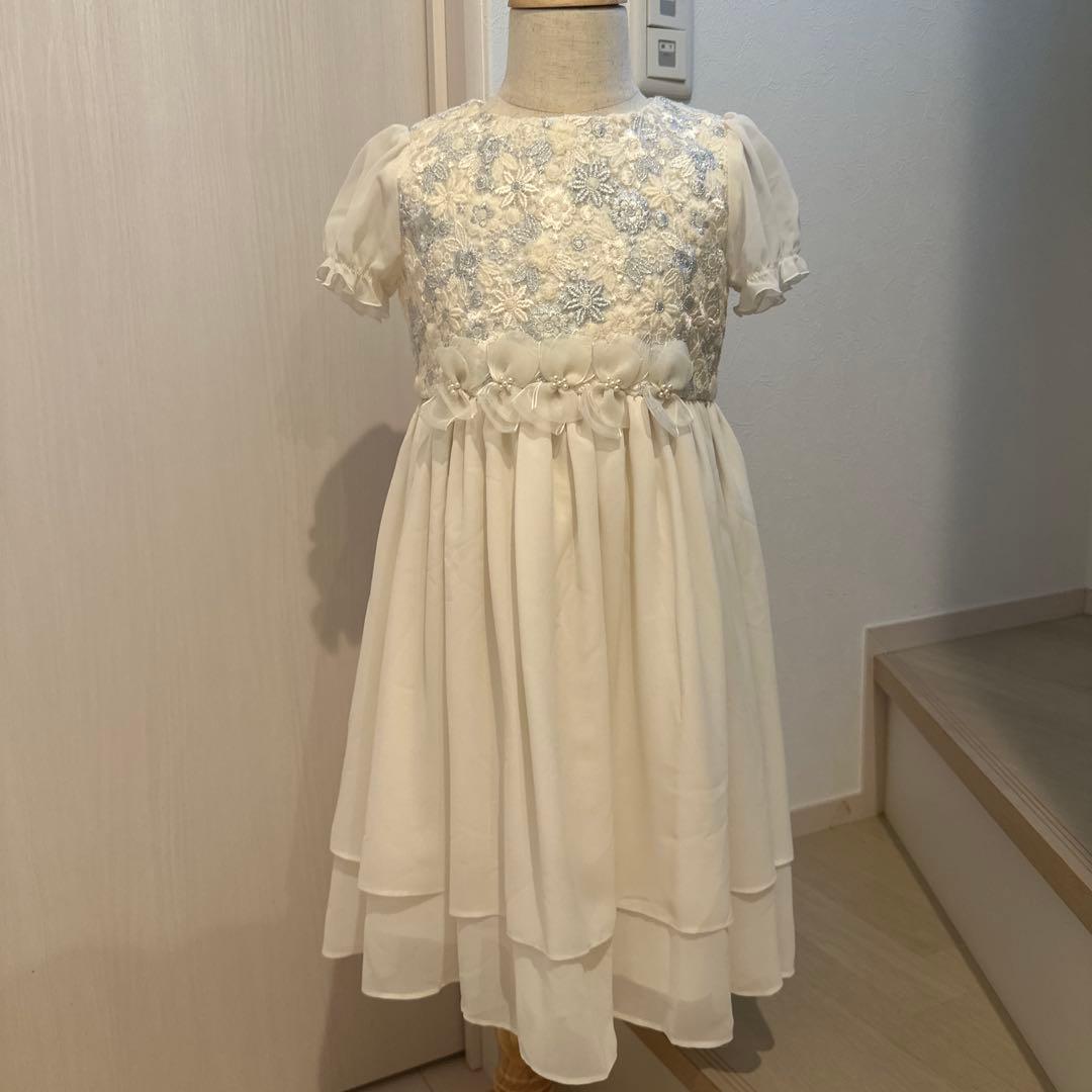 tocca ホワイト刺繍ドレス 120cm