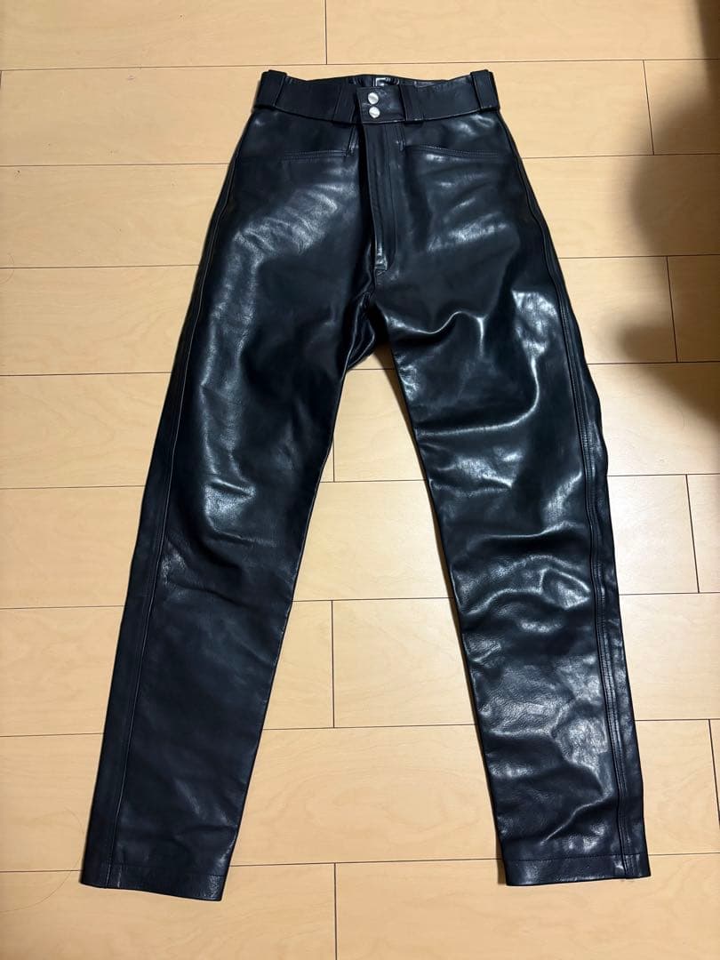 アトラクションズ　レザーパンツ