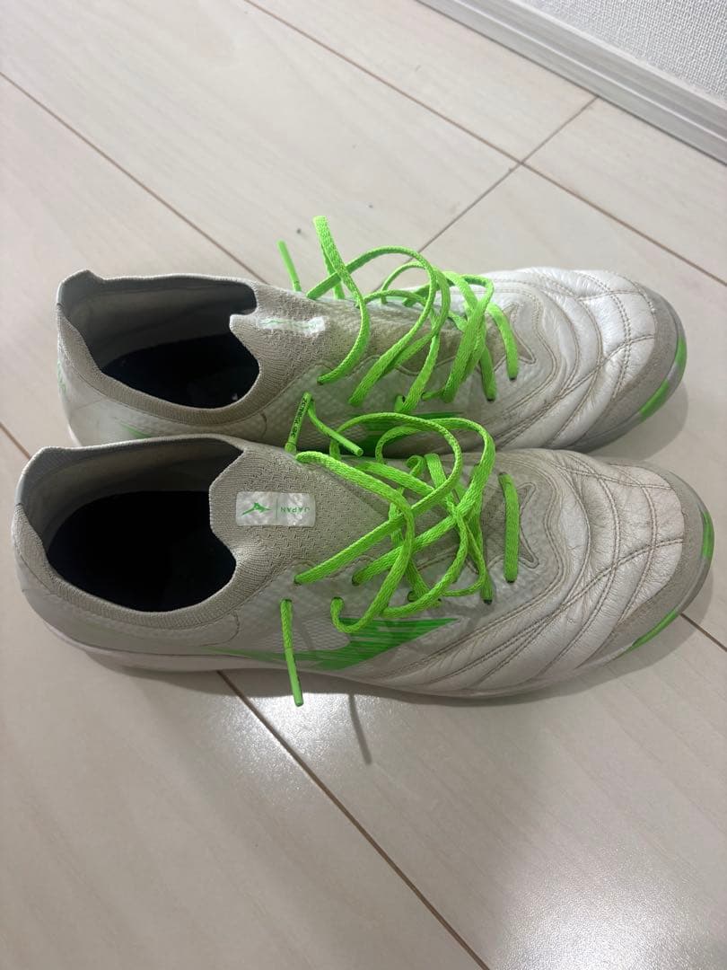 ミズノ モレリアNEOiV β スパイク トレシュー26.5