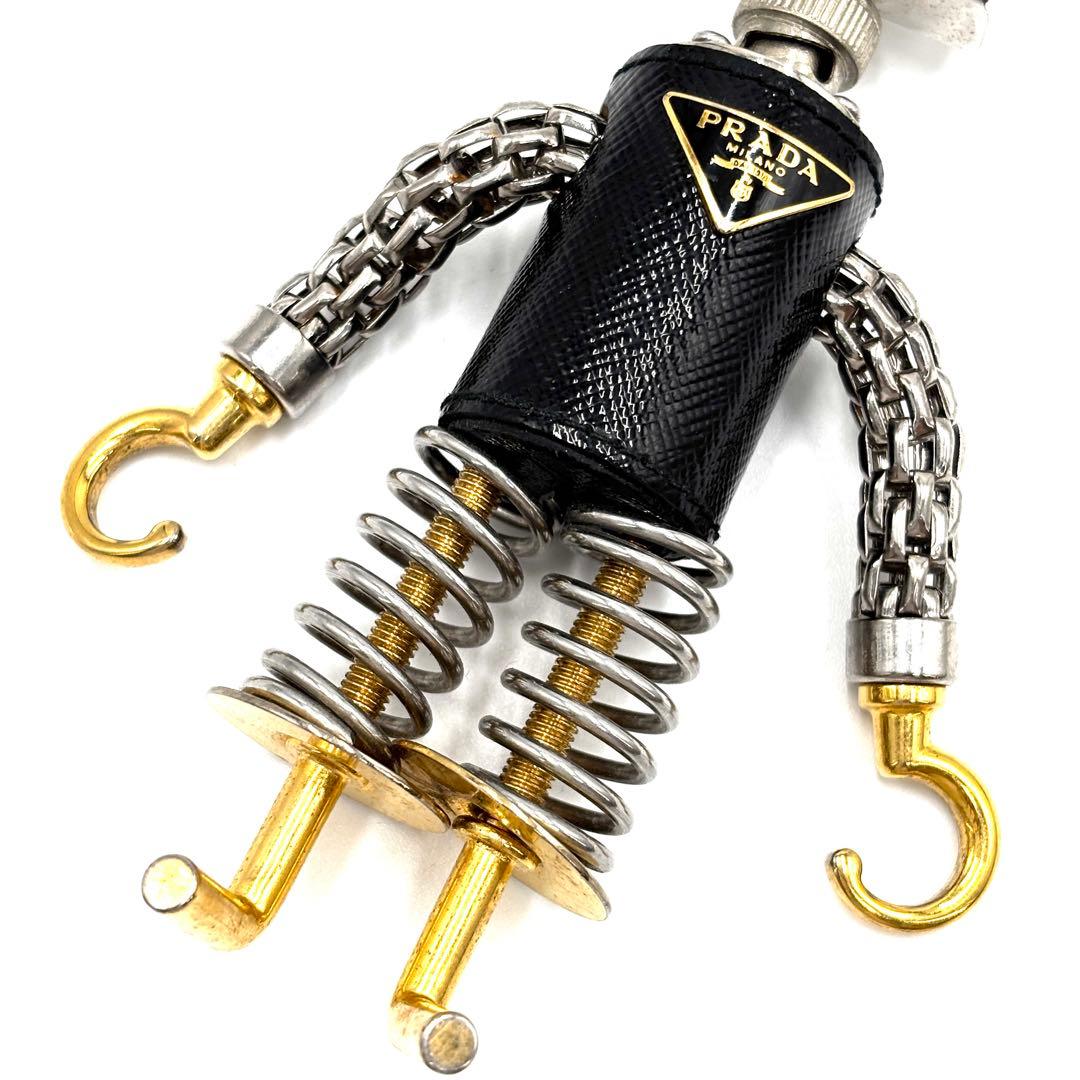 【激レア・正規品】プラダ ロボット キーホルダー 三角ロゴ サフィアーノレザー