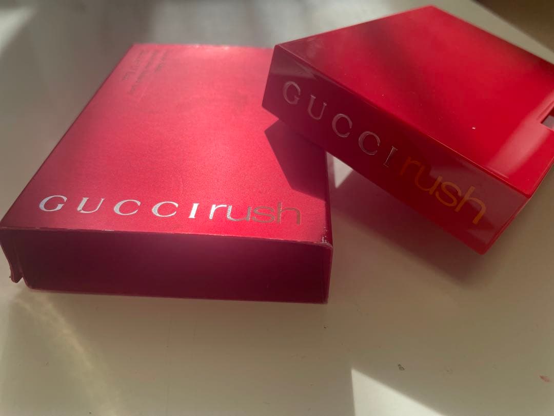【値下げ】激レア　GUCCI 香水　rush 廃盤　カバー付き　50ml
