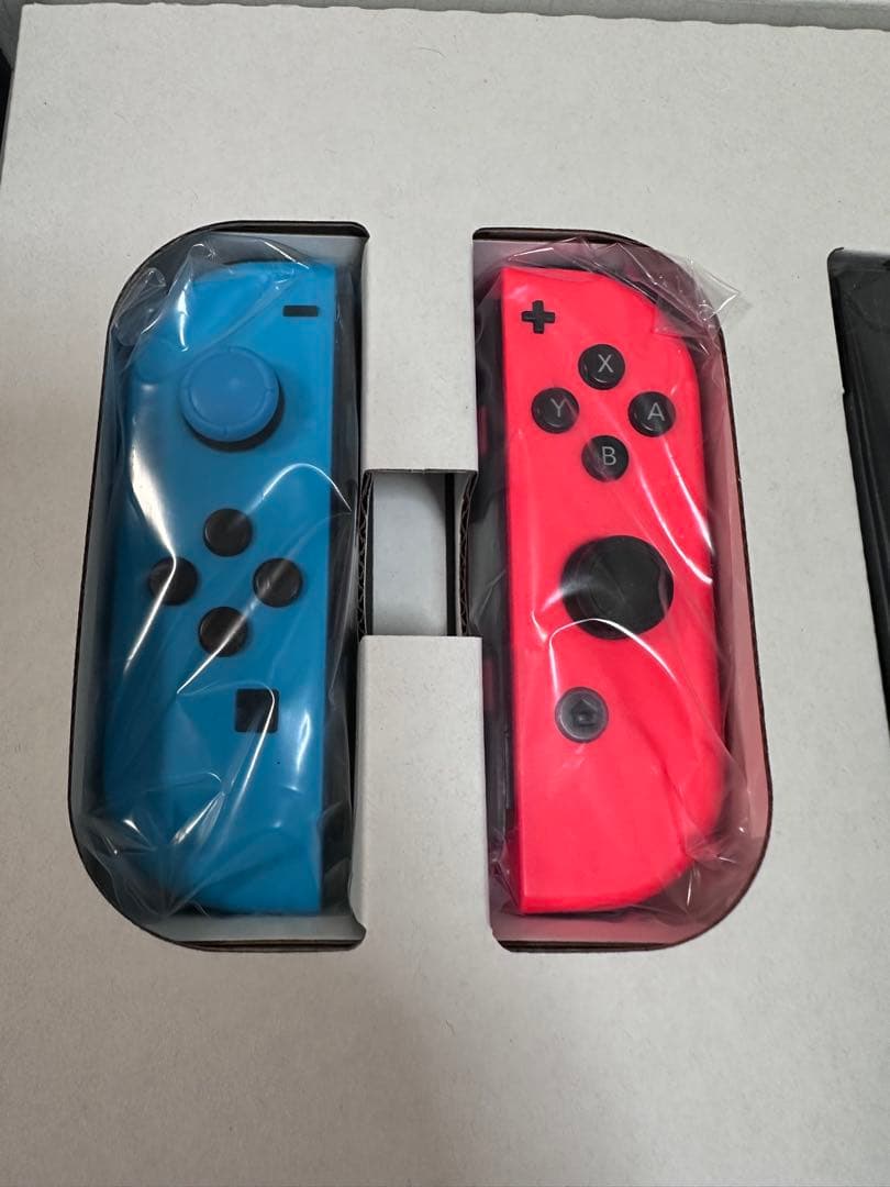 Nintendo Switch 本体 赤と青 Joy-Con