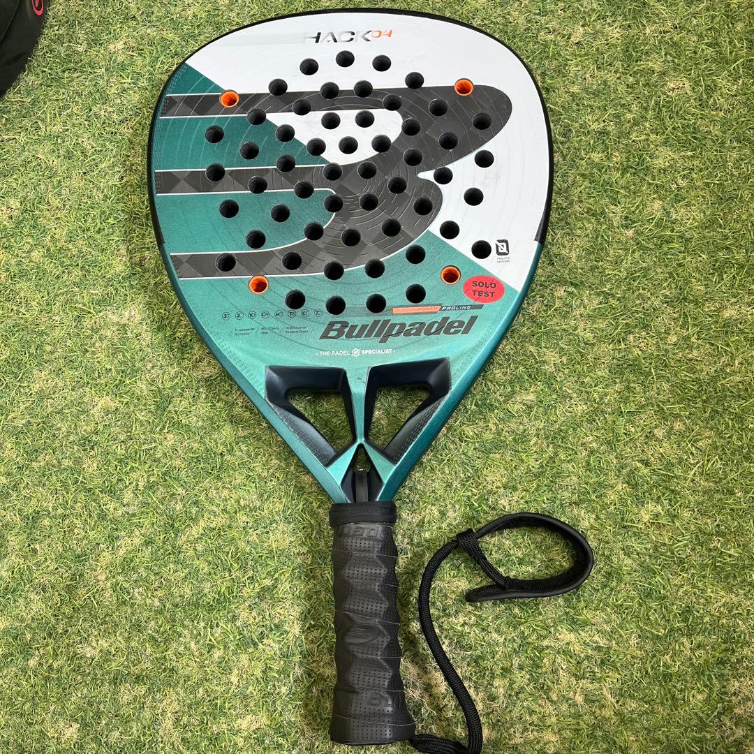 大幅値下！Bullpadel Hack 04 パデルラケット　2025年