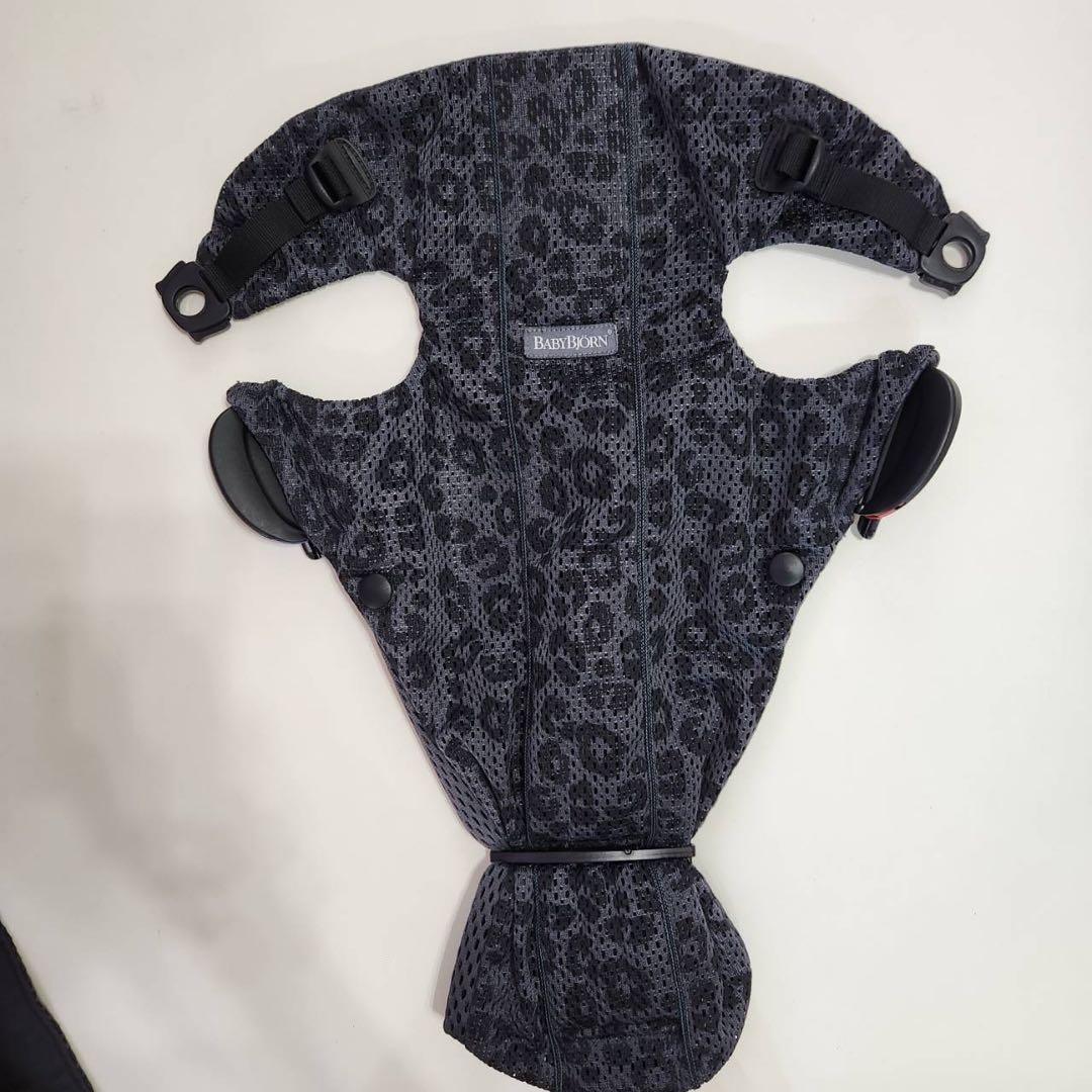 BABYBJÖRN ベビーキャリアミニ（抱っこ紐） レオパード柄