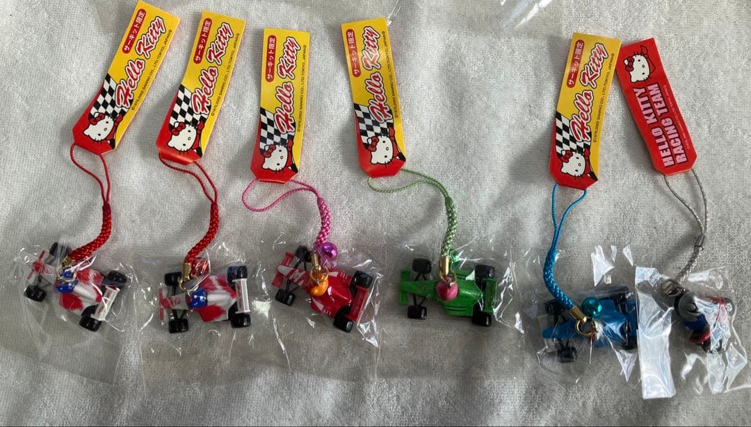 ハローキティ　サーキット限定ストラップ