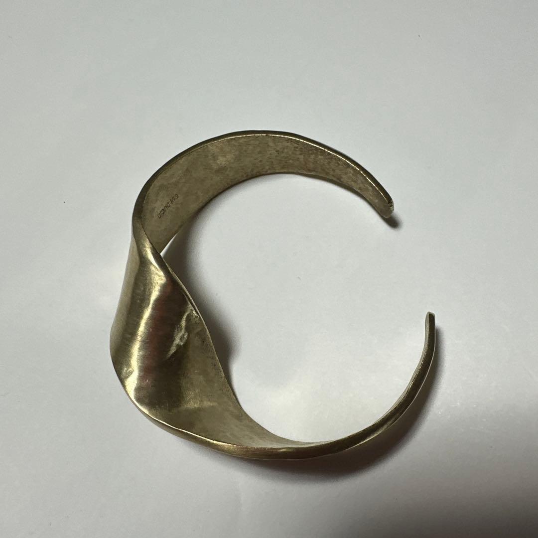 ブランイリスマットゴールドのひねりバングル