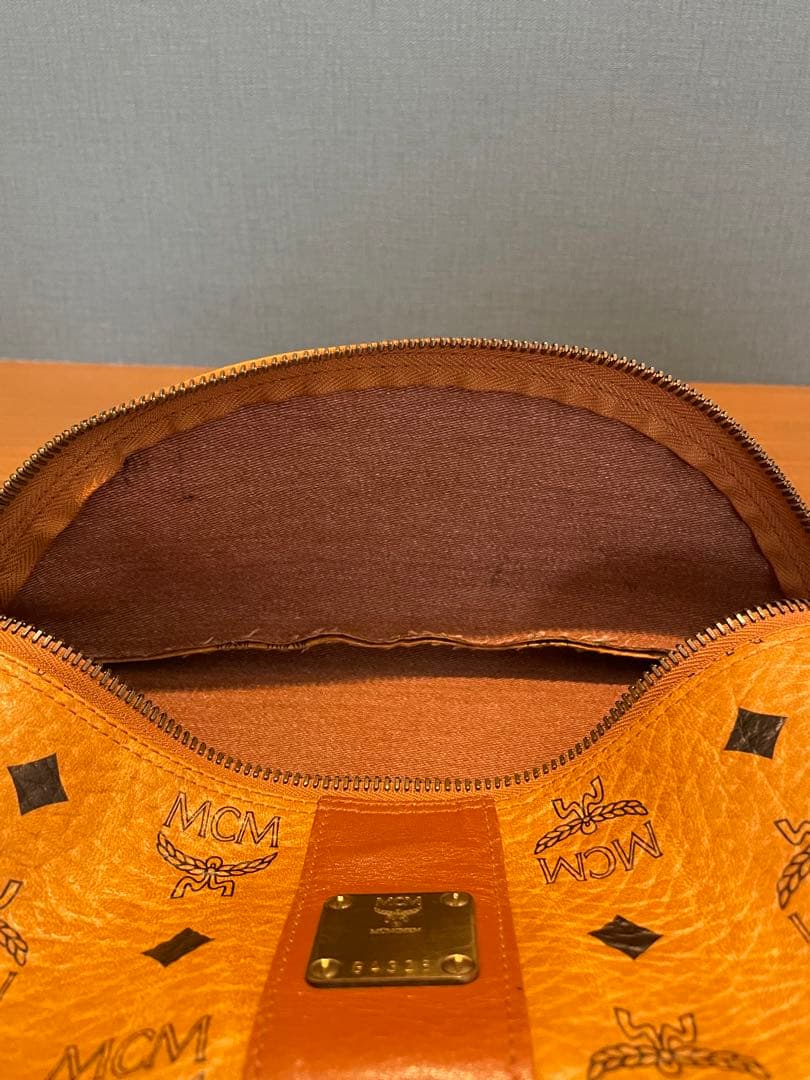 MCM エムシーエム　モノグラム レザー　ウエストポーチ　ボディバッグ