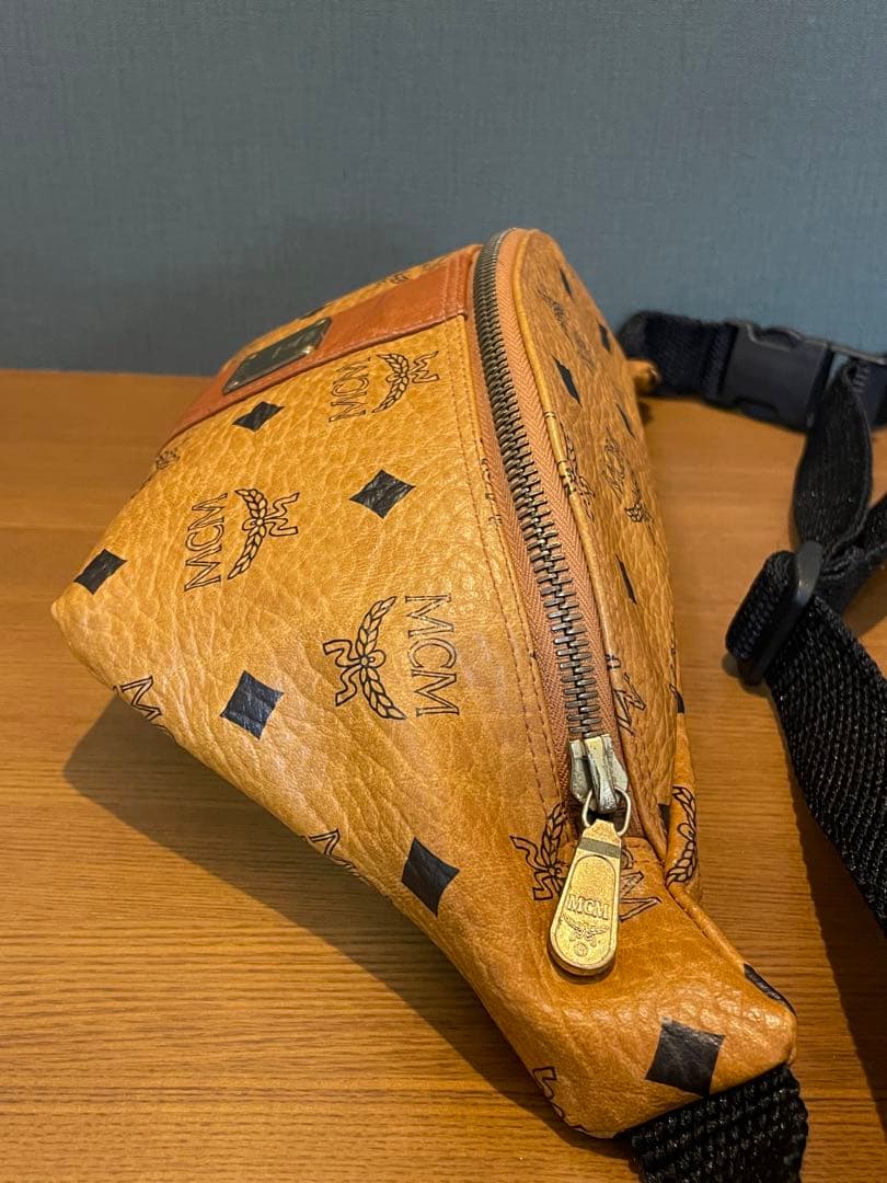 MCM エムシーエム　モノグラム レザー　ウエストポーチ　ボディバッグ