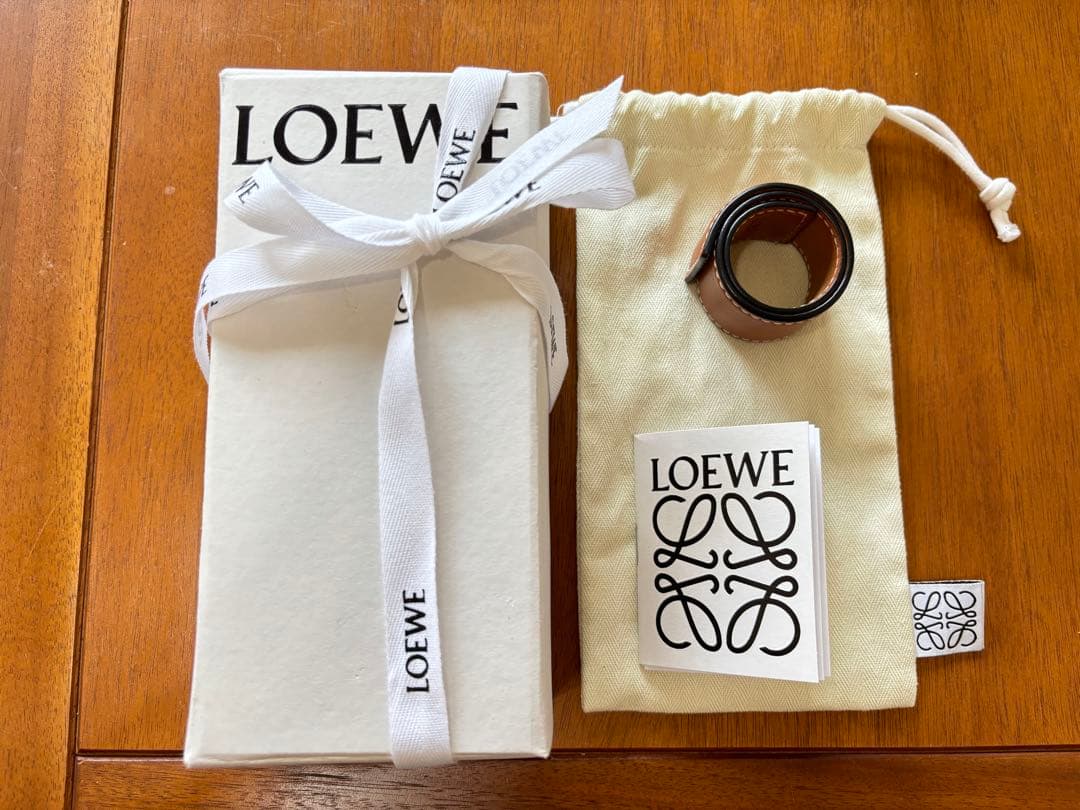 LOEWE レザーバングル【付属品付き】