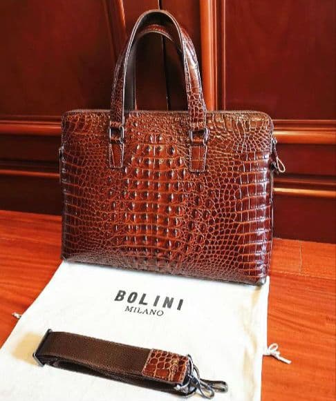 新品未使用/高級感■BOLINI■レザークロコダイル型押し/ビジネスバック
