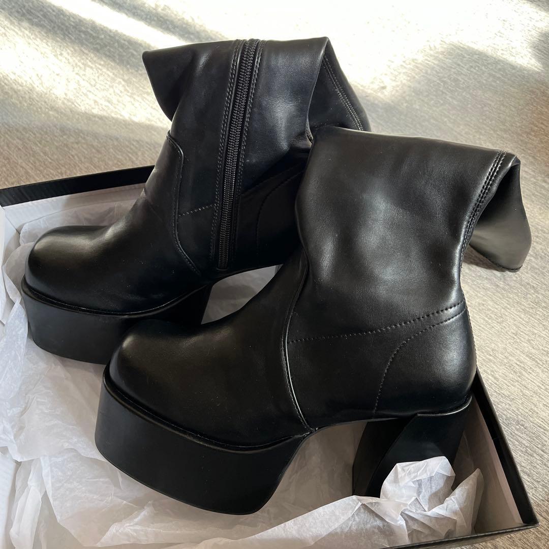 EMODA バルキープランプフィットブーツ